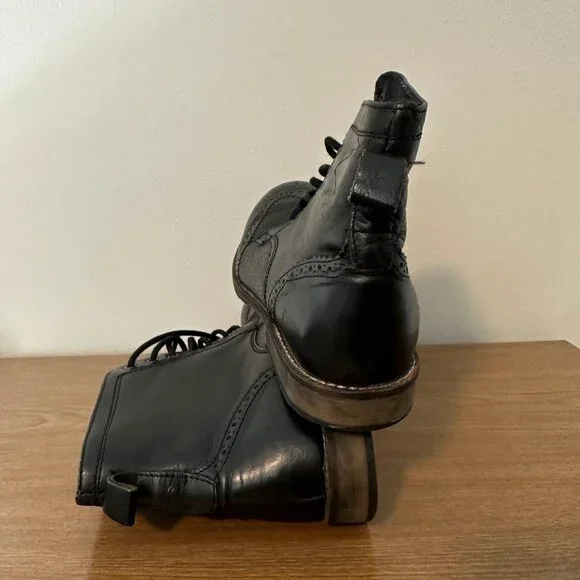 TOPMAN Wingtip Boots (black) - Picture 7 of 12